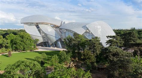 Exploring the Fondation Louis Vuitton in Paris, Inside & Out.